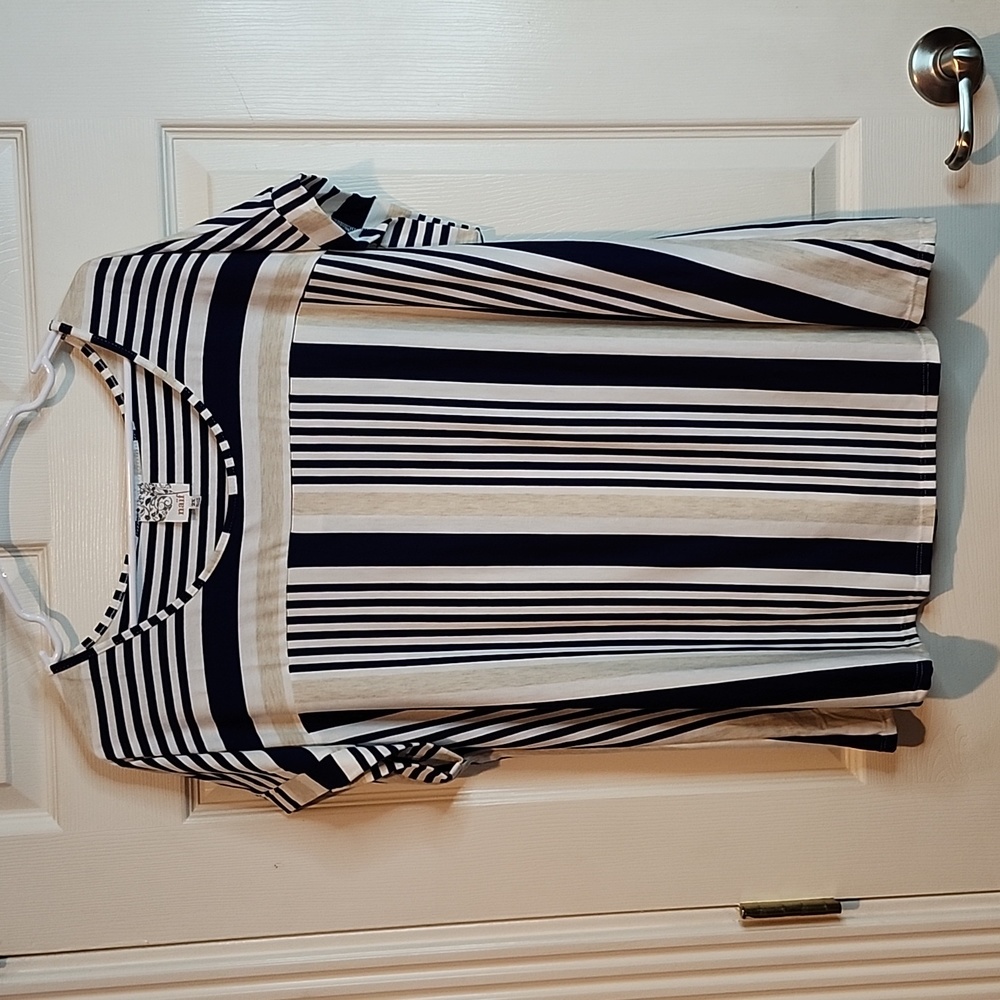 NAIF Women's NWOT Short Sleeve Striped Top Size 2X